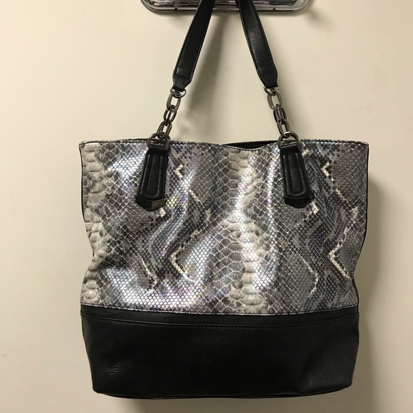 Sharp Iridescent Alligator Print Tote Bag! - Picture 3 of 16